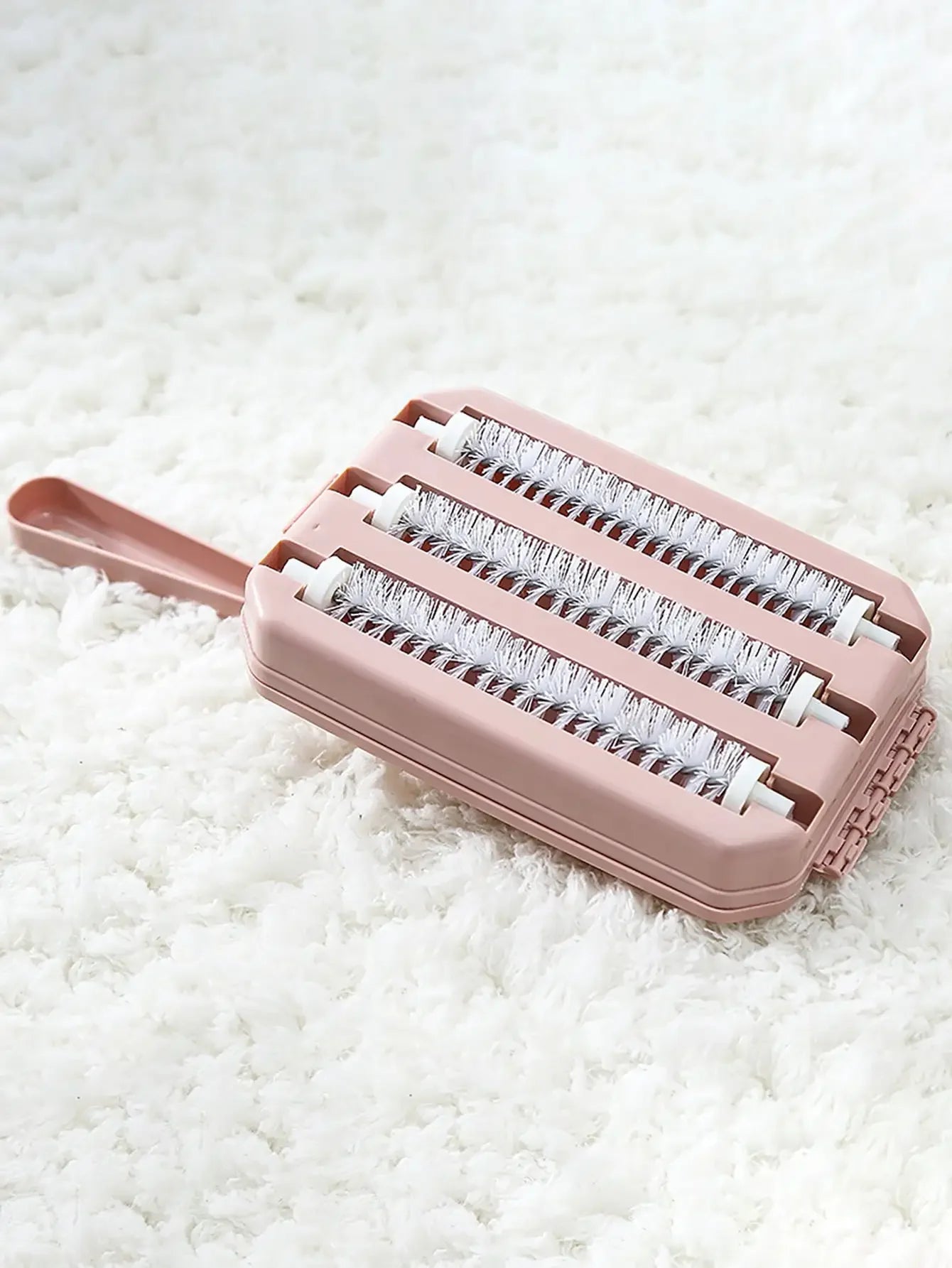 Handheld Pet Hair and Debris Carpet Brush