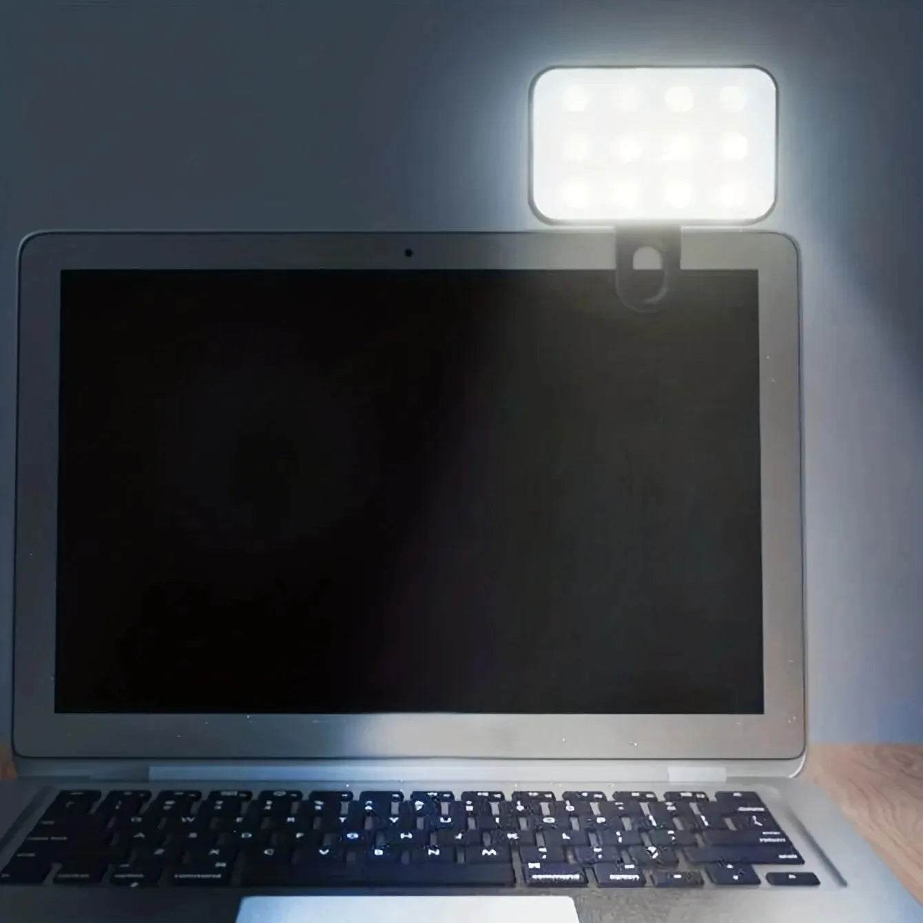Rechargeable Mini Clip-On Selfie Fill Light